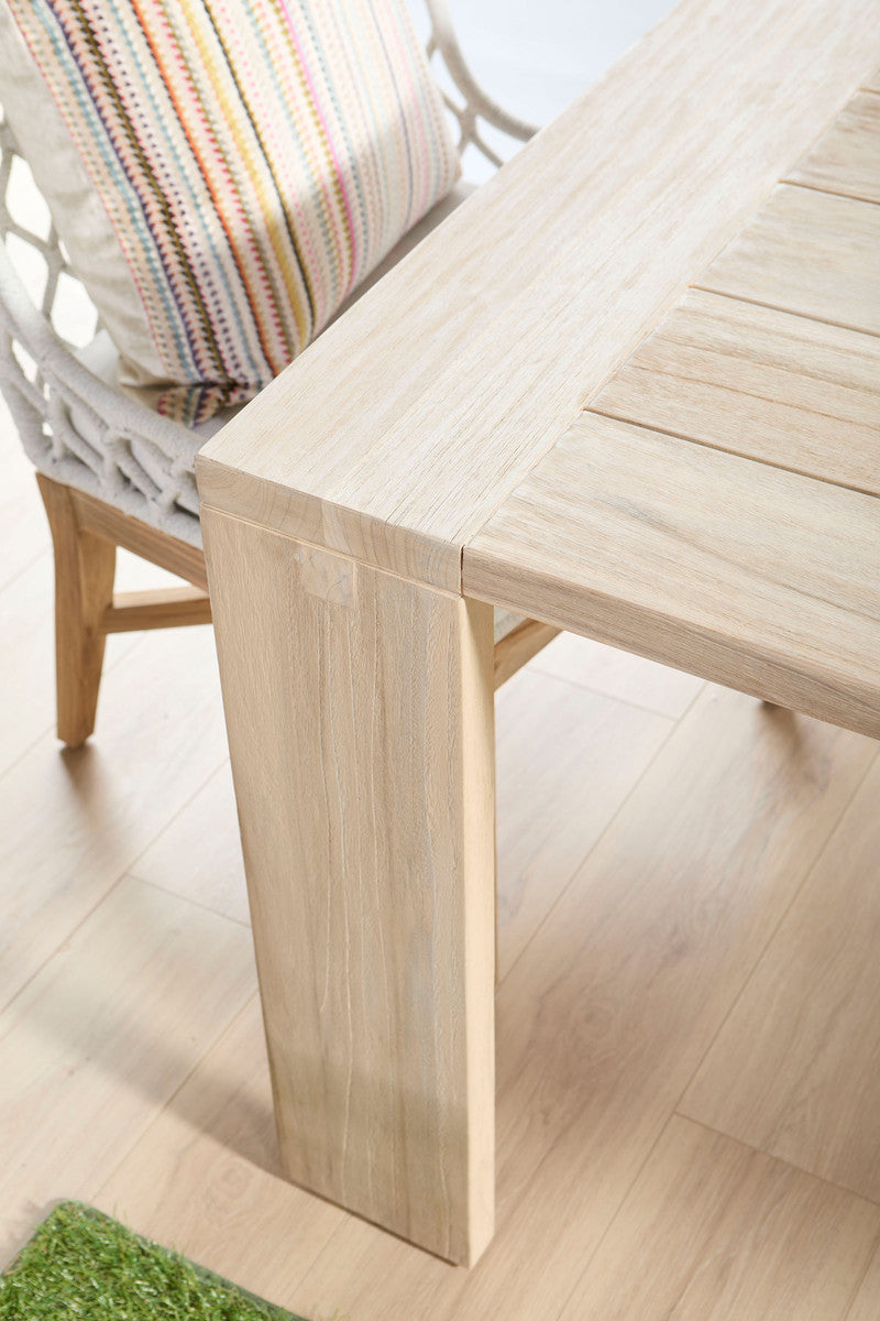 LATTIS OUTDOOR WING CHAIR