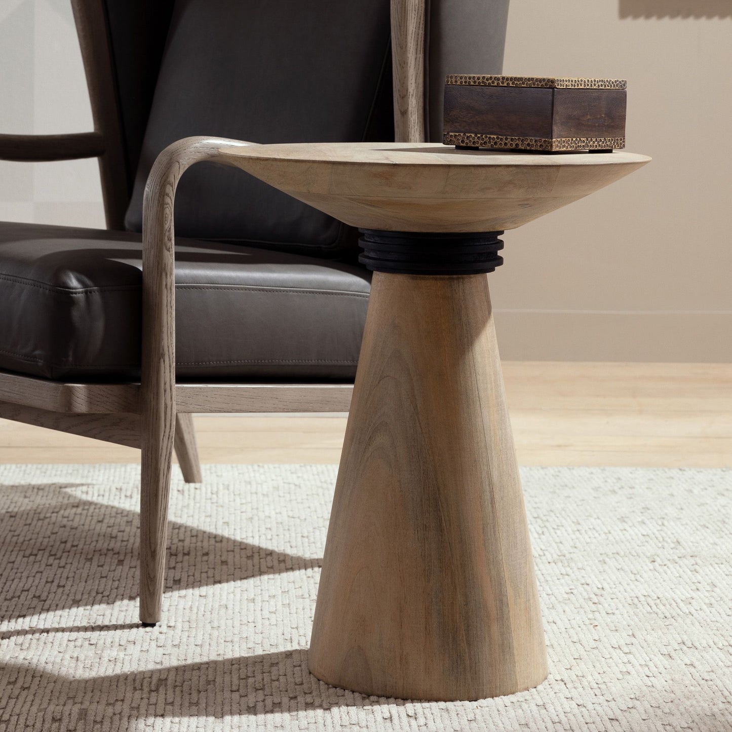 TUTT END TABLE