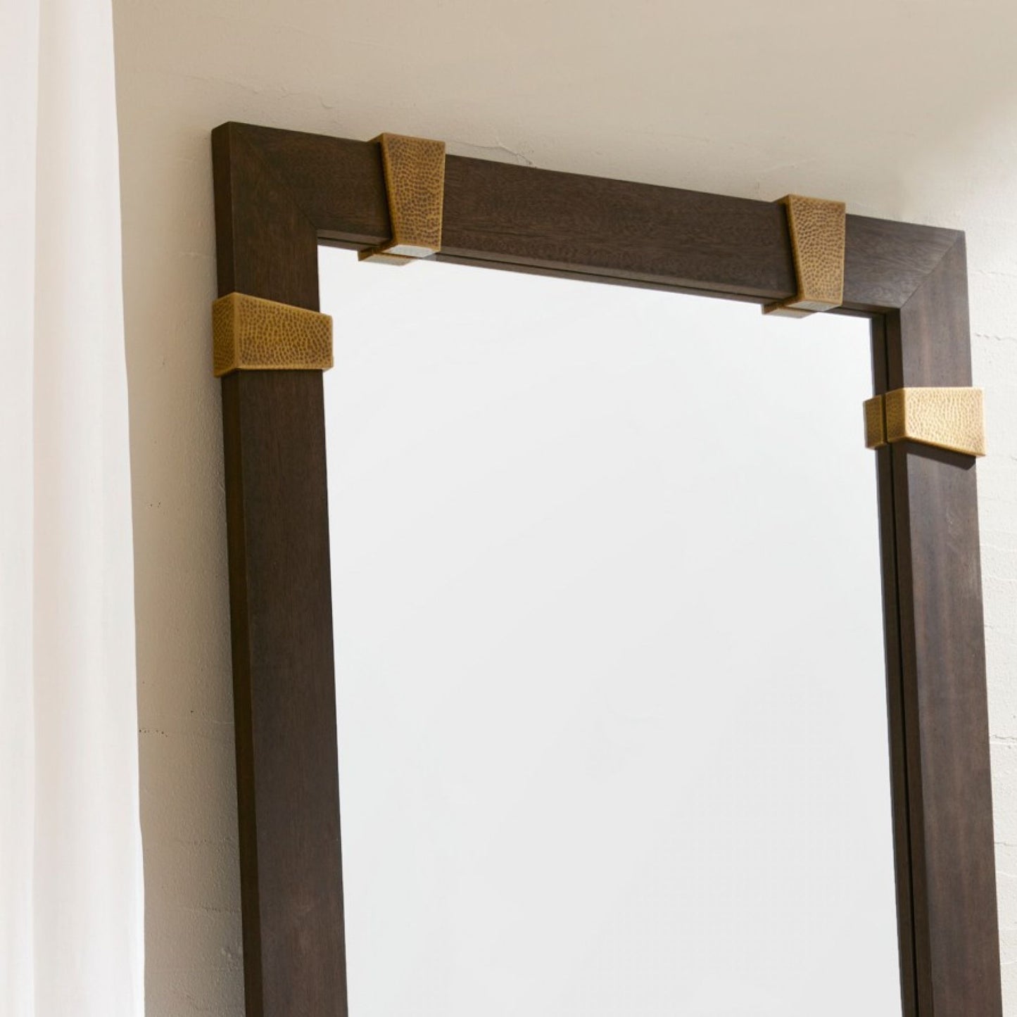 COVINGTON FLOOR MIRROR